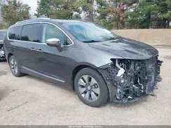 2C4RC1N75JR105201 2018 CHRYSLER PACIFICA