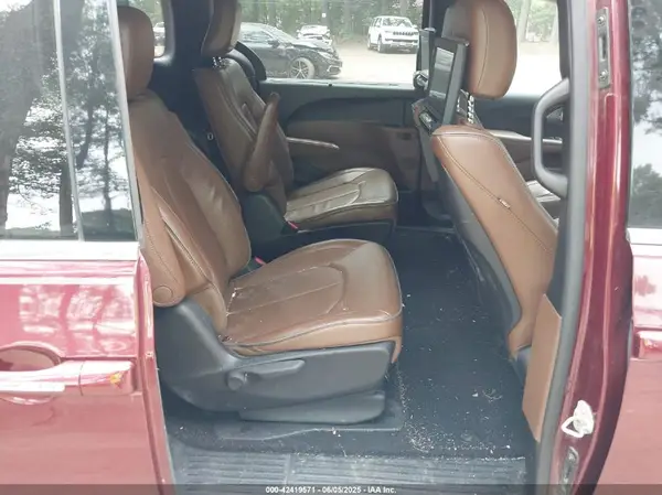 2C4RC1N75JR133614 2018 CHRYSLER PACIFICA - Image 8