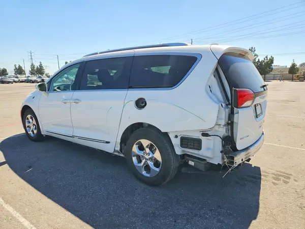 2C4RC1N75JR230179 2018 CHRYSLER PACIFICA - Image 2