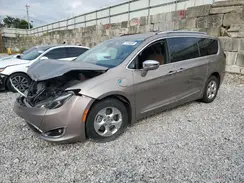 2C4RC1N75JR258452 2018 CHRYSLER PACIFICA
