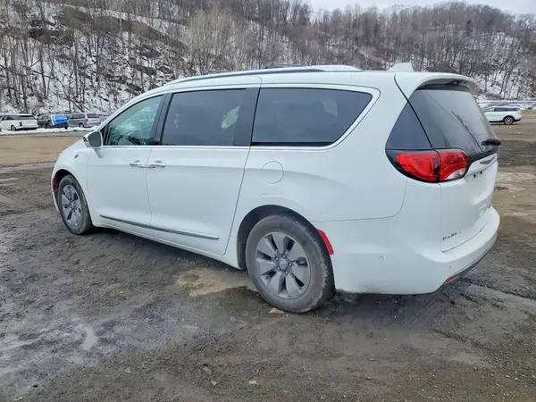 2C4RC1N75JR323221 2018 CHRYSLER PACIFICA - Image 2