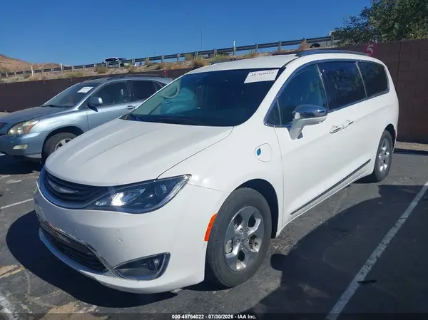 2C4RC1N75JR358907 2018 CHRYSLER PACIFICA - Image 2