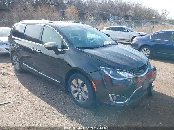 2C4RC1N75KR500240 2019 CHRYSLER PACIFICA - Image 1