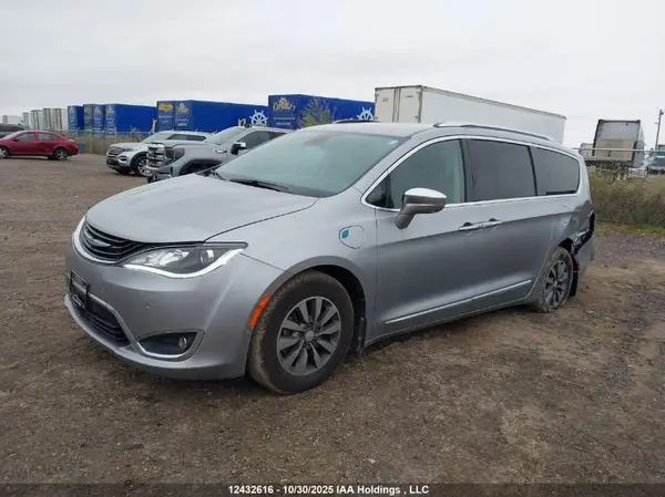 2C4RC1N75KR614044 2019 CHRYSLER PACIFICA - Image 2