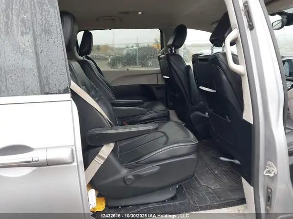 2C4RC1N75KR614044 2019 CHRYSLER PACIFICA - Image 8