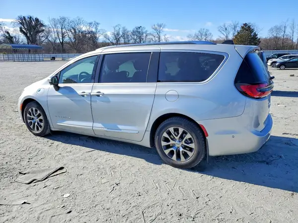 2C4RC1N75PR589105 2023 CHRYSLER PACIFICA - Image 2