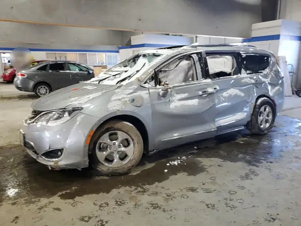 2C4RC1N76JR236685 2018 CHRYSLER PACIFICA - Image 1