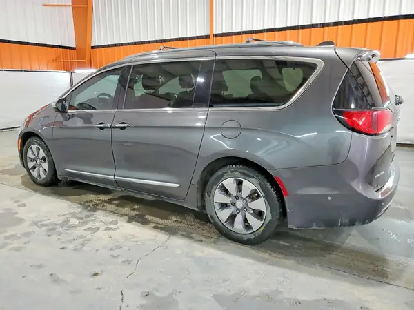 2C4RC1N76JR331327 2018 CHRYSLER PACIFICA - Image 2