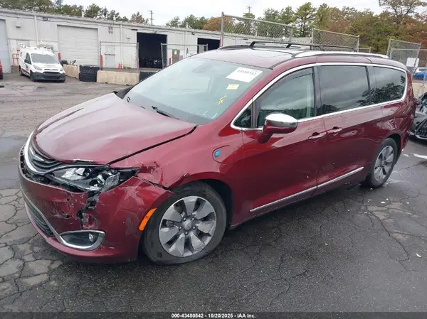 2C4RC1N76KR551231 2019 CHRYSLER PACIFICA - Image 2