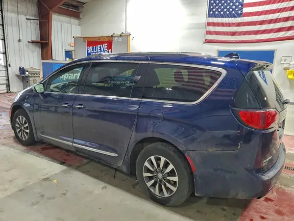 2C4RC1N76LR123113 2020 CHRYSLER PACIFICA - Image 2