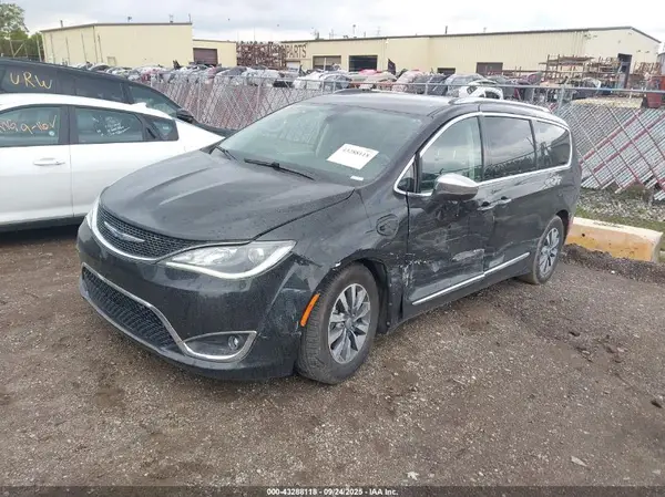 2C4RC1N76LR287591 2020 CHRYSLER PACIFICA - Image 2