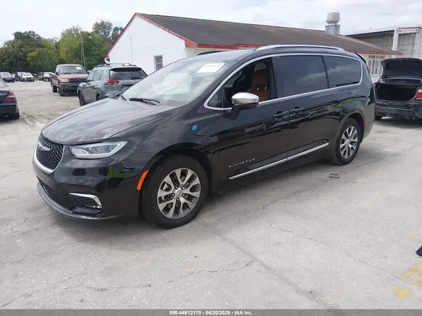 2C4RC1N76SR517676 2025 CHRYSLER PACIFICA - Image 2