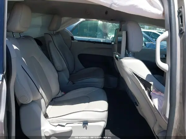 2C4RC1N77HR689613 2017 CHRYSLER PACIFICA - Image 8