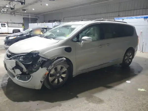 2C4RC1N77HR723825 2017 CHRYSLER PACIFICA - Image 1