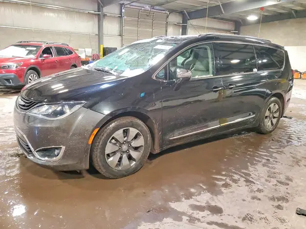 2C4RC1N77JR105118 2018 CHRYSLER PACIFICA - Image 1
