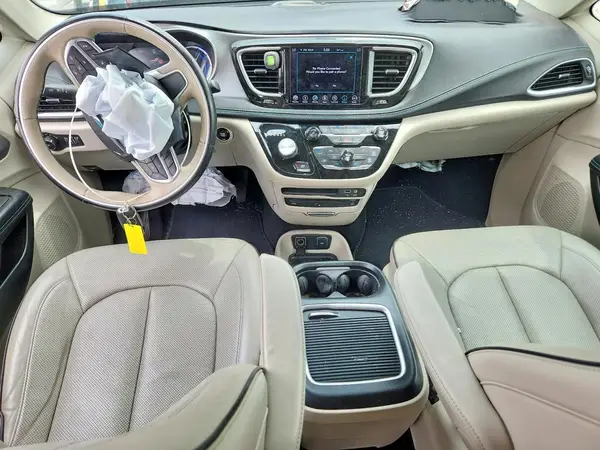 2C4RC1N77JR105569 2018 CHRYSLER PACIFICA - Image 8