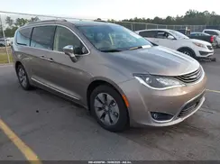 2C4RC1N77JR172611 2018 CHRYSLER PACIFICA