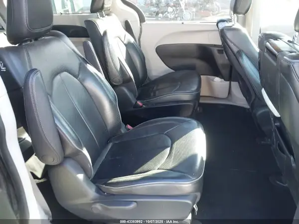 2C4RC1N77JR213691 2018 CHRYSLER PACIFICA - Image 8