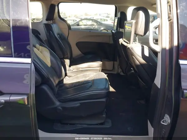 2C4RC1N77JR230233 2018 CHRYSLER PACIFICA - Image 8