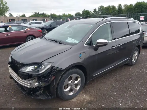 2C4RC1N77JR339663 2018 CHRYSLER PACIFICA - Image 2