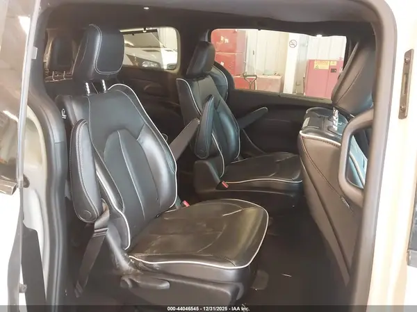2C4RC1N77KR605443 2019 CHRYSLER PACIFICA - Image 8