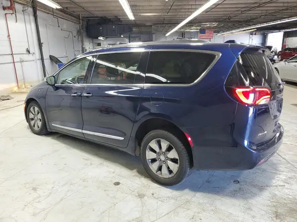 2C4RC1N78HR666132 2017 CHRYSLER PACIFICA - Image 2