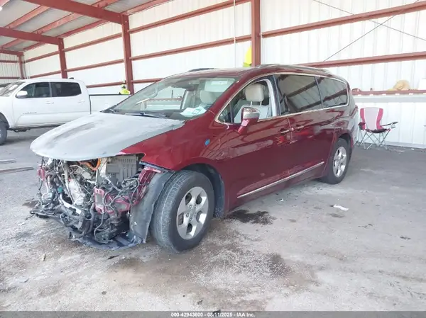 2C4RC1N78HR730704 2017 CHRYSLER PACIFICA - Image 2