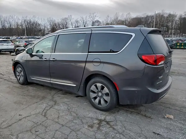 2C4RC1N78JR116130 2018 CHRYSLER PACIFICA - Image 2