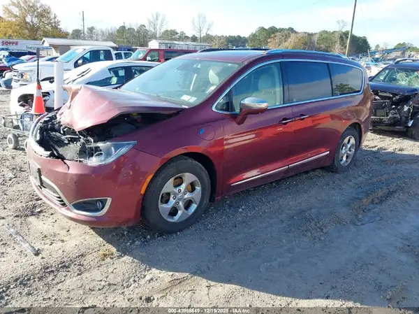 2C4RC1N78JR131095 2018 CHRYSLER PACIFICA - Image 2