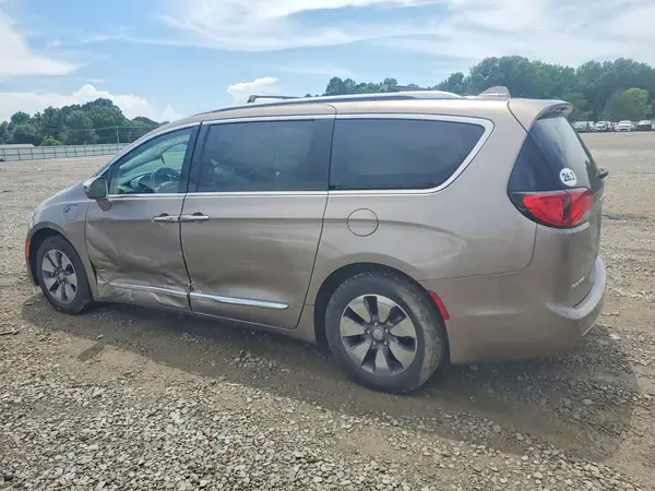 2C4RC1N78JR133445 2018 CHRYSLER PACIFICA - Image 2