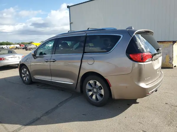 2C4RC1N78JR145174 2018 CHRYSLER PACIFICA - Image 2