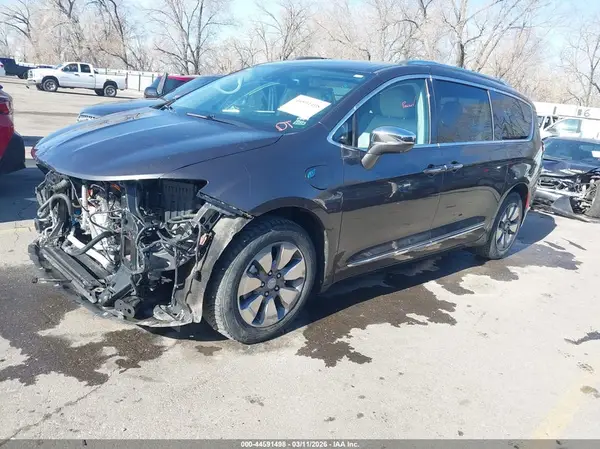 2C4RC1N78JR164288 2018 CHRYSLER PACIFICA - Image 2