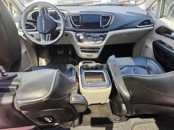2C4RC1N78JR167403 2018 CHRYSLER PACIFICA - Image 8
