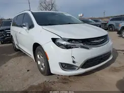 2C4RC1N78JR214476 2018 CHRYSLER PACIFICA