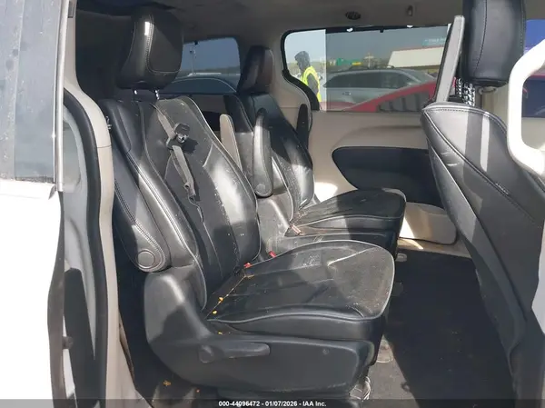 2C4RC1N78JR214476 2018 CHRYSLER PACIFICA - Image 8