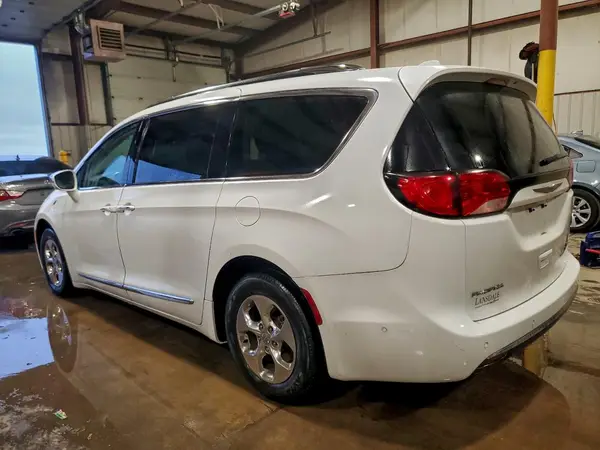2C4RC1N78JR364555 2018 CHRYSLER PACIFICA - Image 2