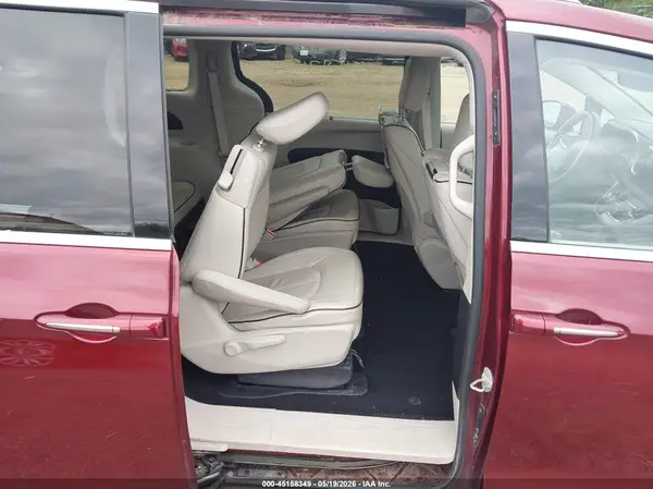 2C4RC1N78JR365253 2018 CHRYSLER PACIFICA - Image 8