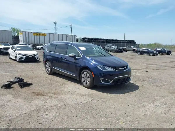 2C4RC1N78KR703171 2019 CHRYSLER PACIFICA - Image 1