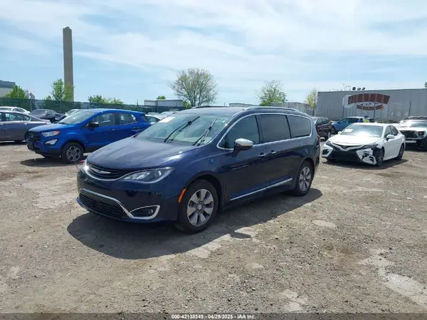 2C4RC1N78KR703171 2019 CHRYSLER PACIFICA - Image 2