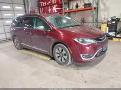 2C4RC1N79HR677138 2017 CHRYSLER PACIFICA