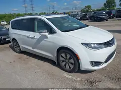 2C4RC1N79HR739945 2017 CHRYSLER PACIFICA