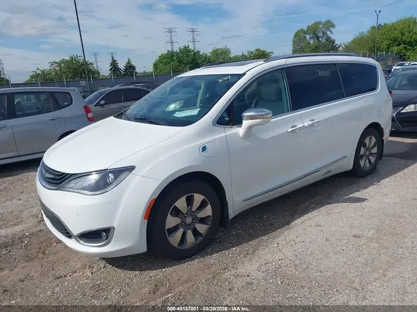 2C4RC1N79HR739945 2017 CHRYSLER PACIFICA - Image 2