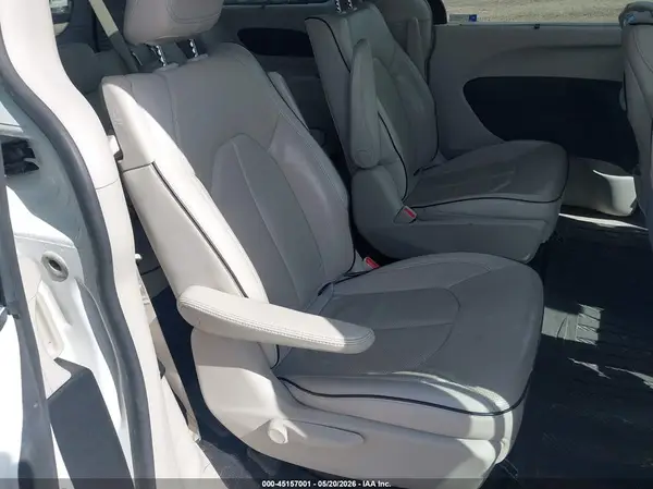 2C4RC1N79HR739945 2017 CHRYSLER PACIFICA - Image 8
