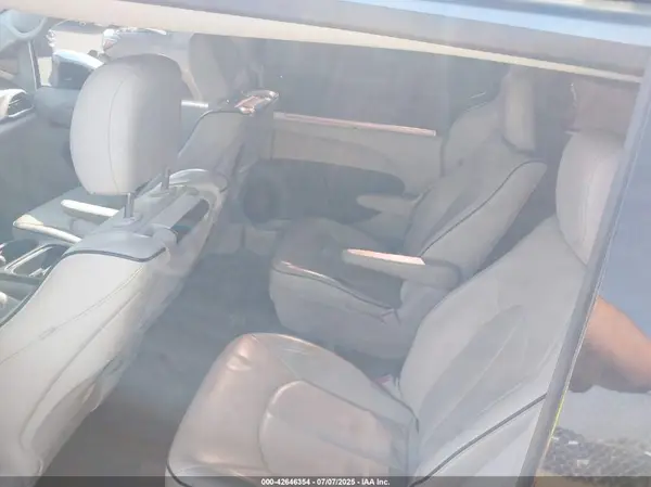 2C4RC1N79HR758253 2017 CHRYSLER PACIFICA - Image 8