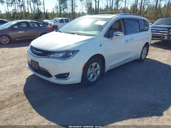 2C4RC1N79HR822310 2017 CHRYSLER PACIFICA - Image 2