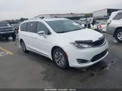 2C4RC1N79JR105220 2018 CHRYSLER PACIFICA
