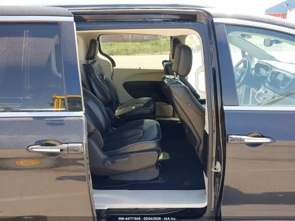 2C4RC1N79JR159293 2018 CHRYSLER PACIFICA - Image 8