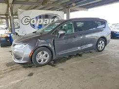 2C4RC1N79JR172724 2018 CHRYSLER PACIFICA