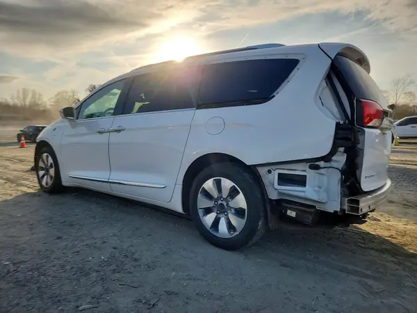 2C4RC1N79JR183478 2018 CHRYSLER PACIFICA - Image 2