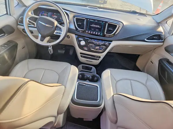 2C4RC1N79JR183478 2018 CHRYSLER PACIFICA - Image 8